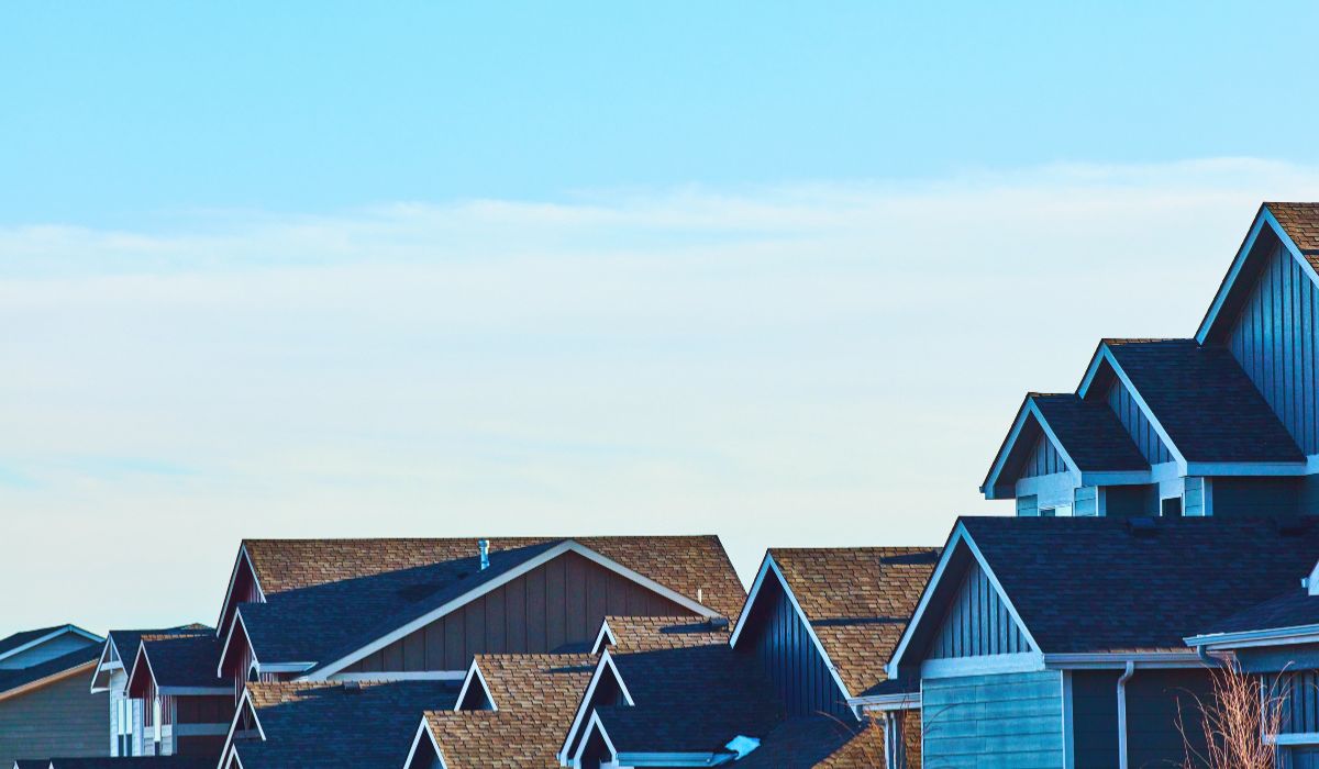 Paysage ciel bleu avec maisons